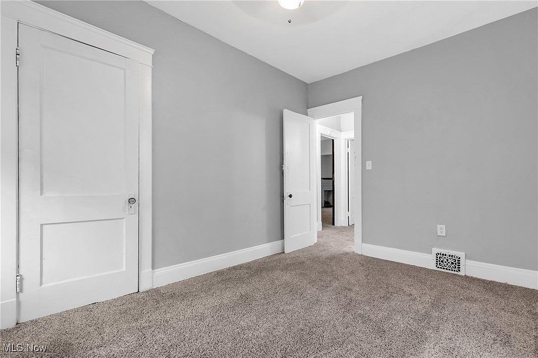 11606 Ohlman Ave - Photo 3 of 5