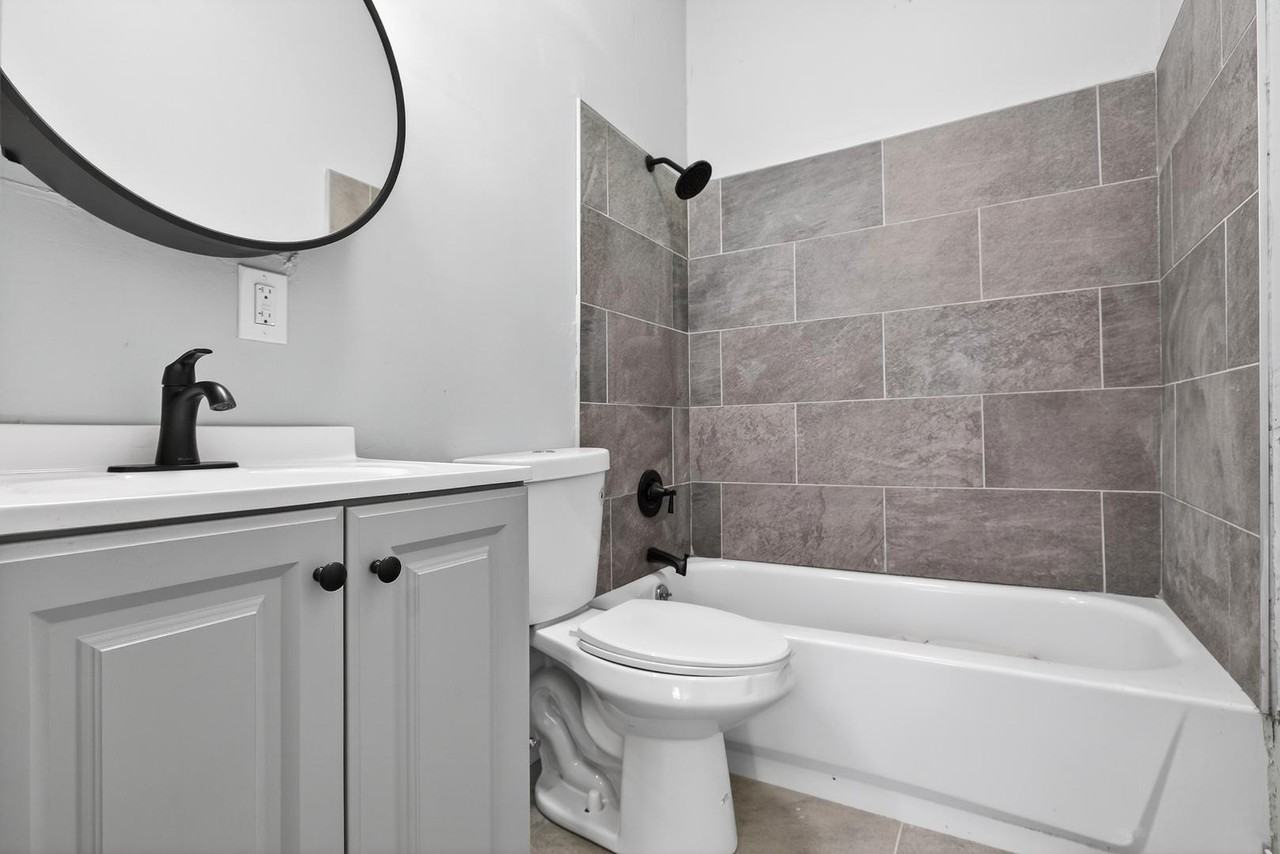 3356 W 44th St - Photo 7 of 41