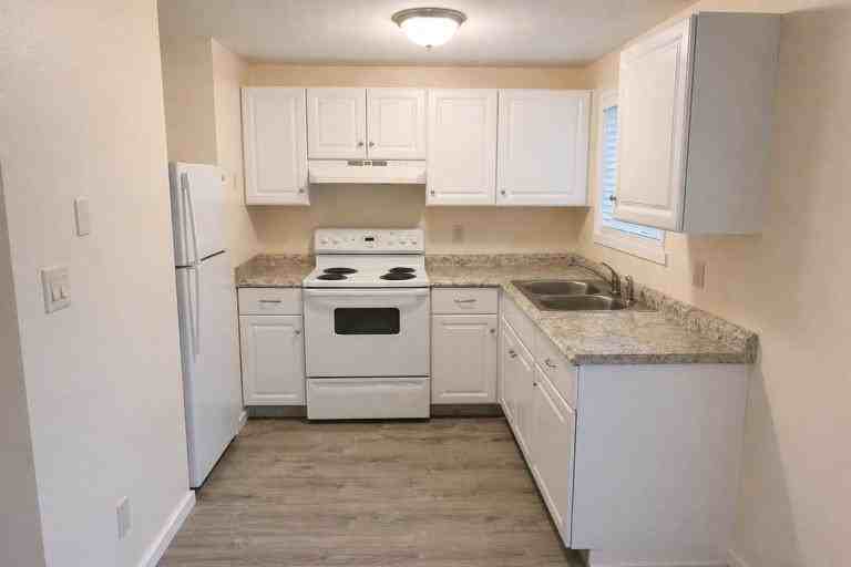 Seaview Apartments - West - Photo 2 of 10