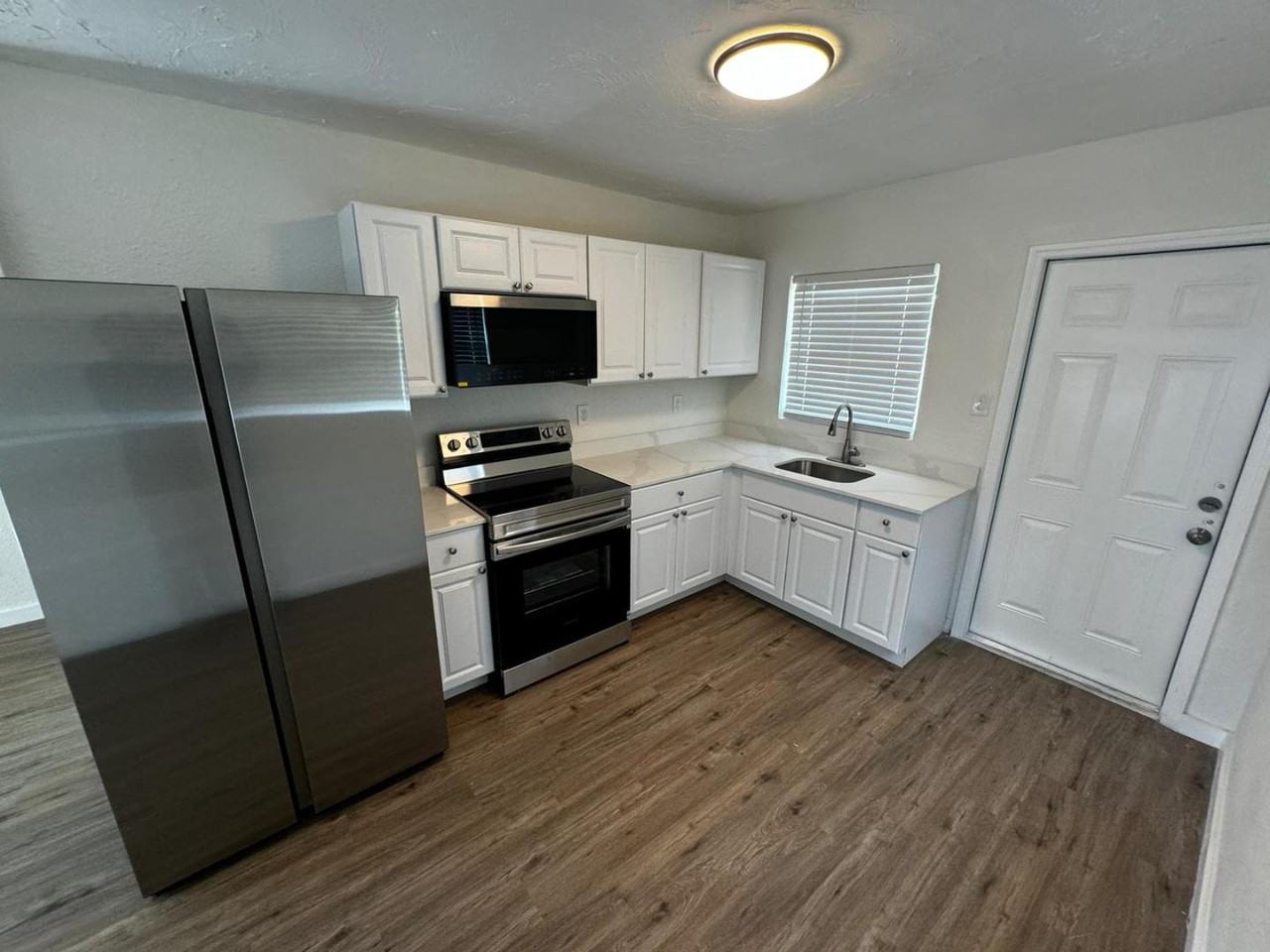 64 W Myrtle St - Photo 5 of 20