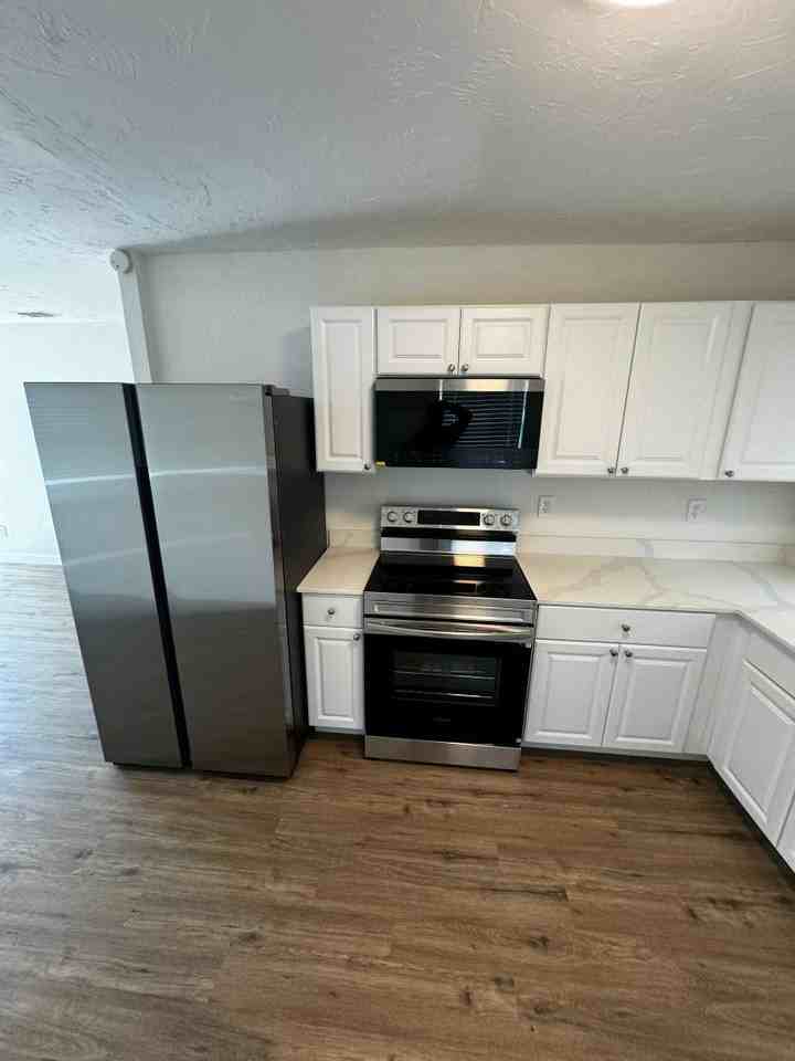 64 W Myrtle St - Photo 7 of 20