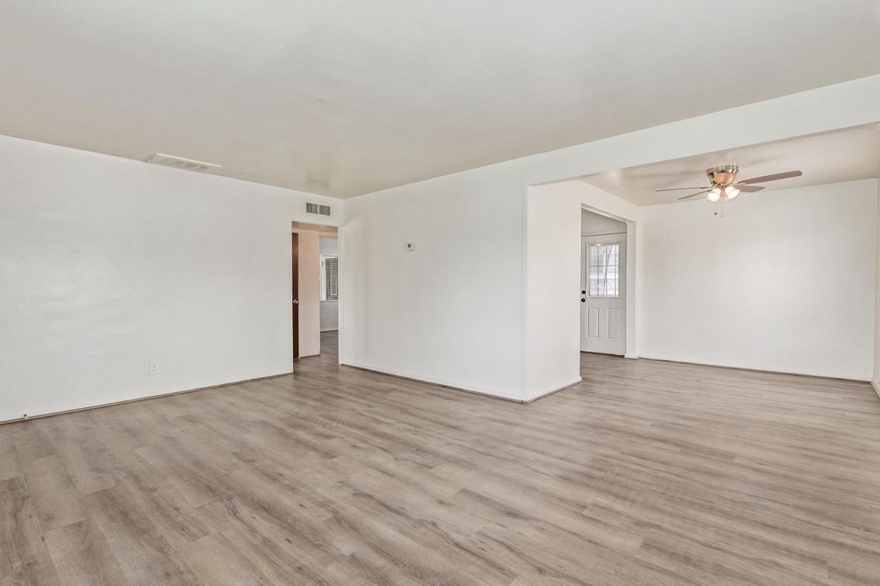 4546 N 10th St - Photo 4 of 10