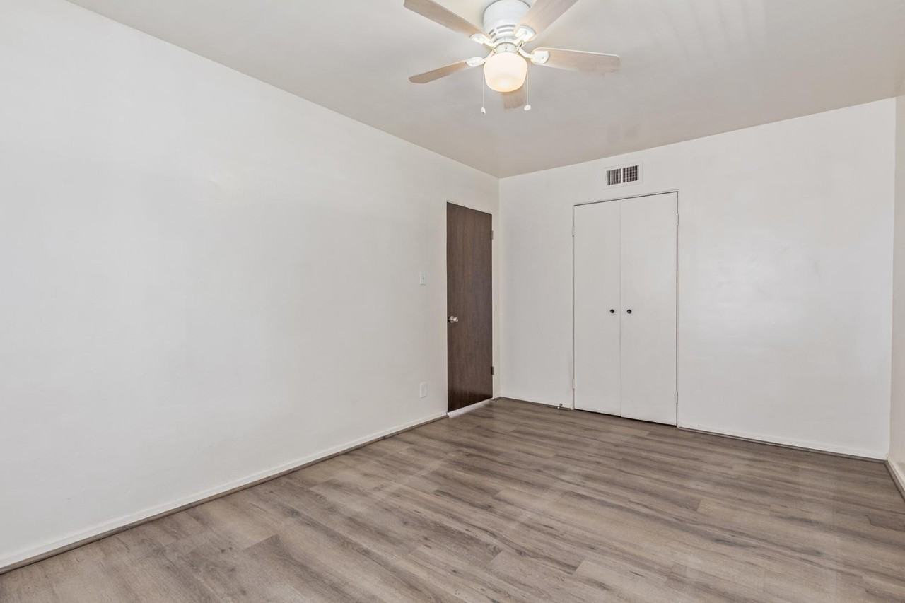 4546 N 10th St - Photo 6 of 10