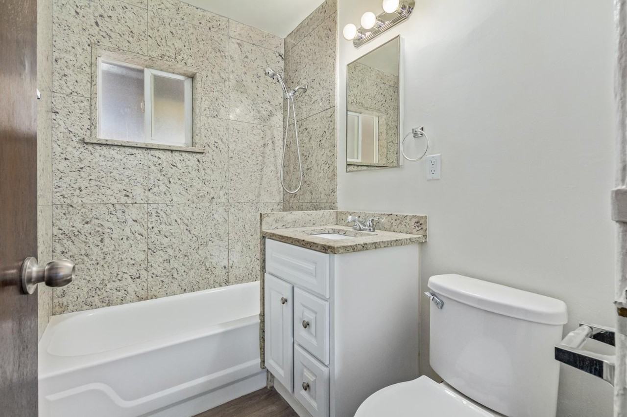 4546 N 10th St - Photo 7 of 10