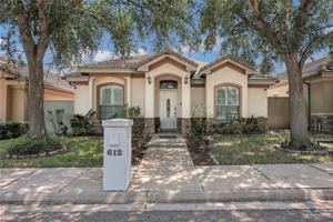 featured image of 612 E Thornhill Ave