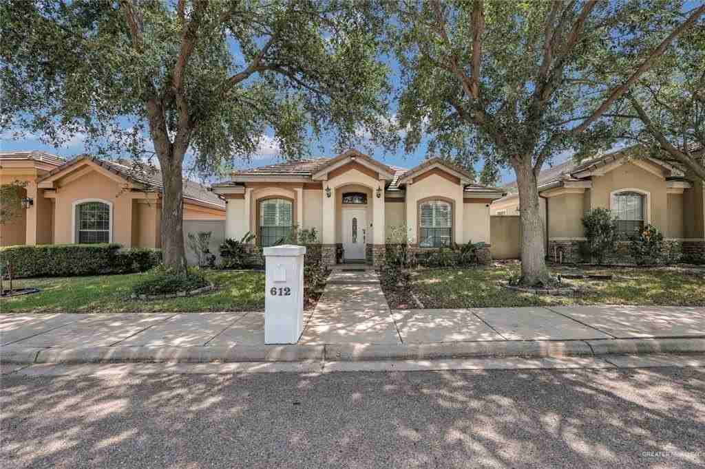 612 E Thornhill Ave - Photo 2 of 21