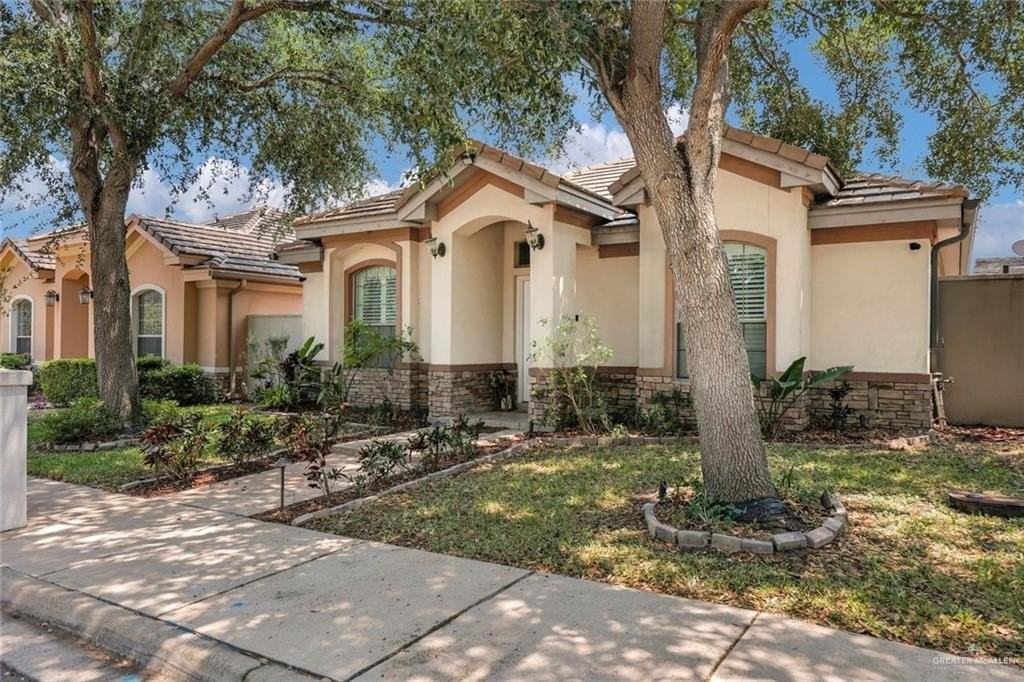 612 E Thornhill Ave - Photo 3 of 21