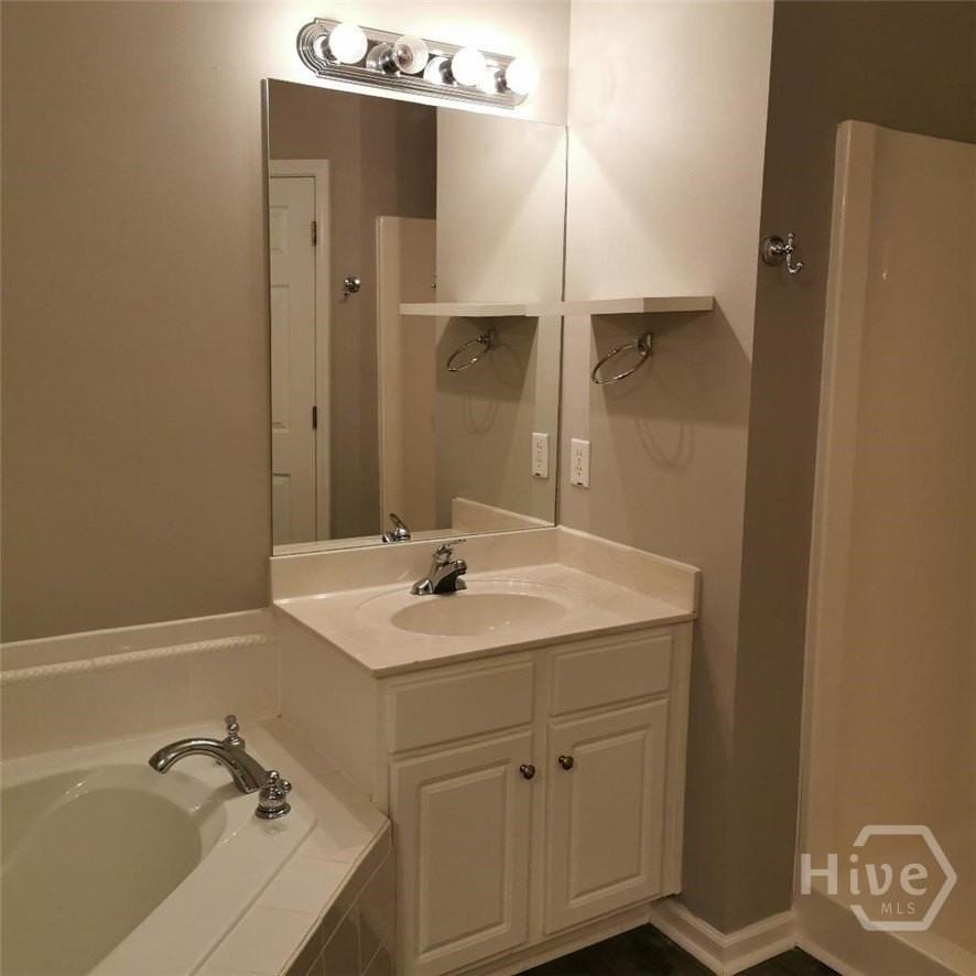 240 Birch Valley Dr - Photo 6 of 8