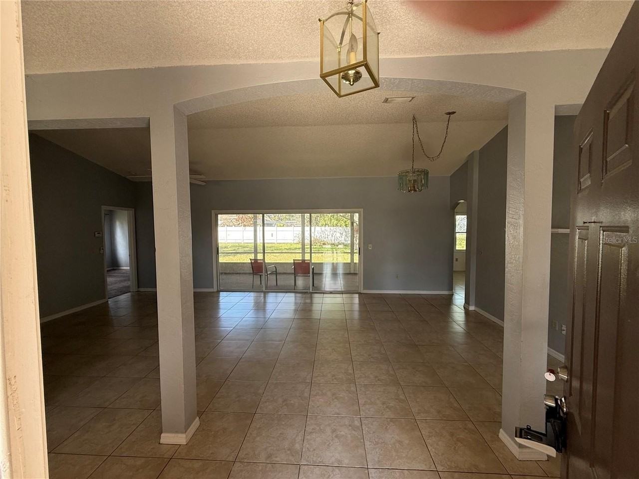 106 Freeport Ln - Photo 3 of 16