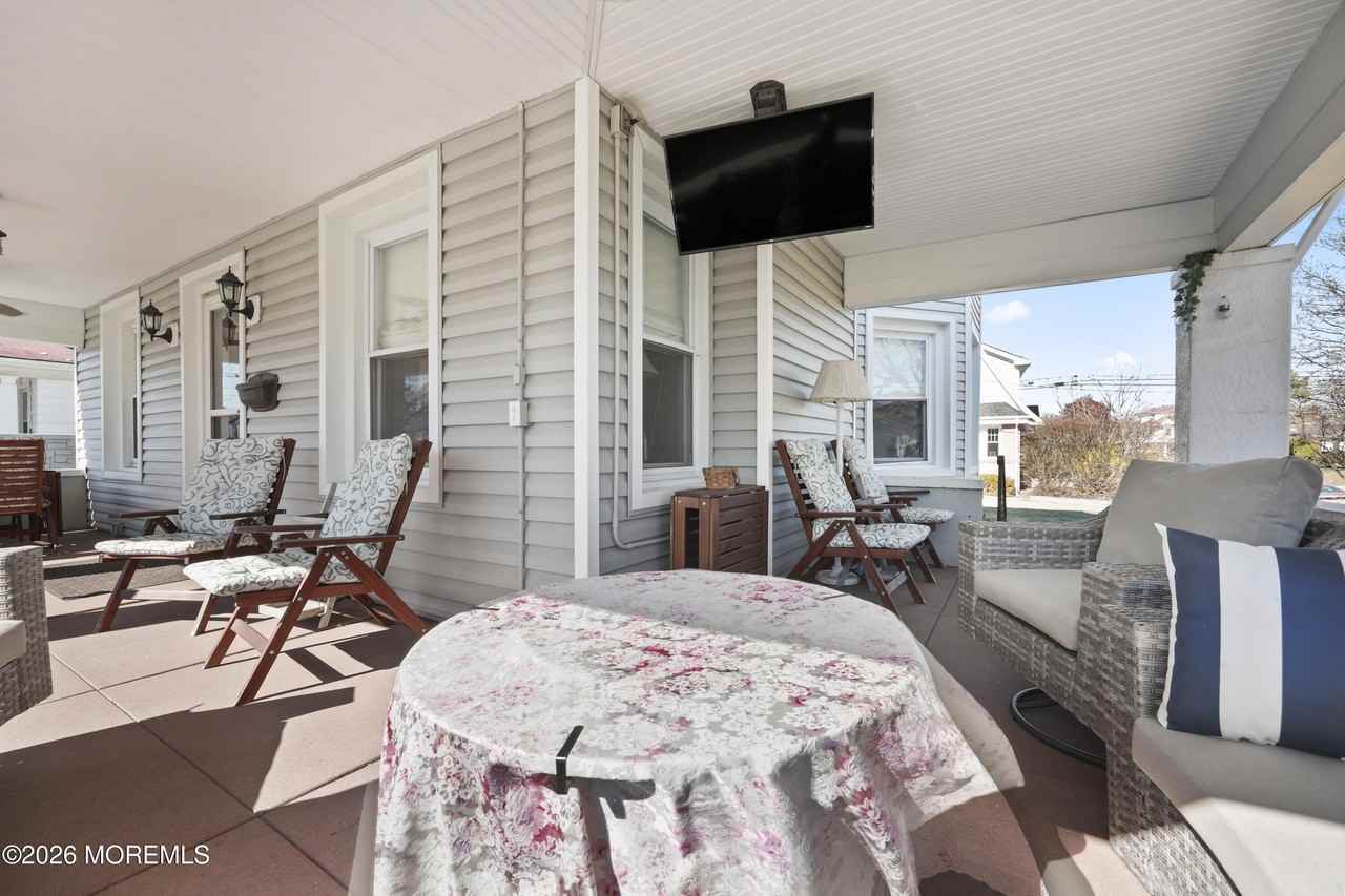 500 Evergreen Ave - Photo 3 of 35