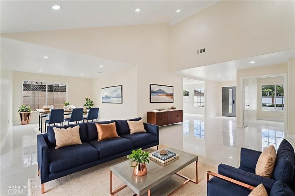 10121 Eagle Ave - Photo 7 of 38