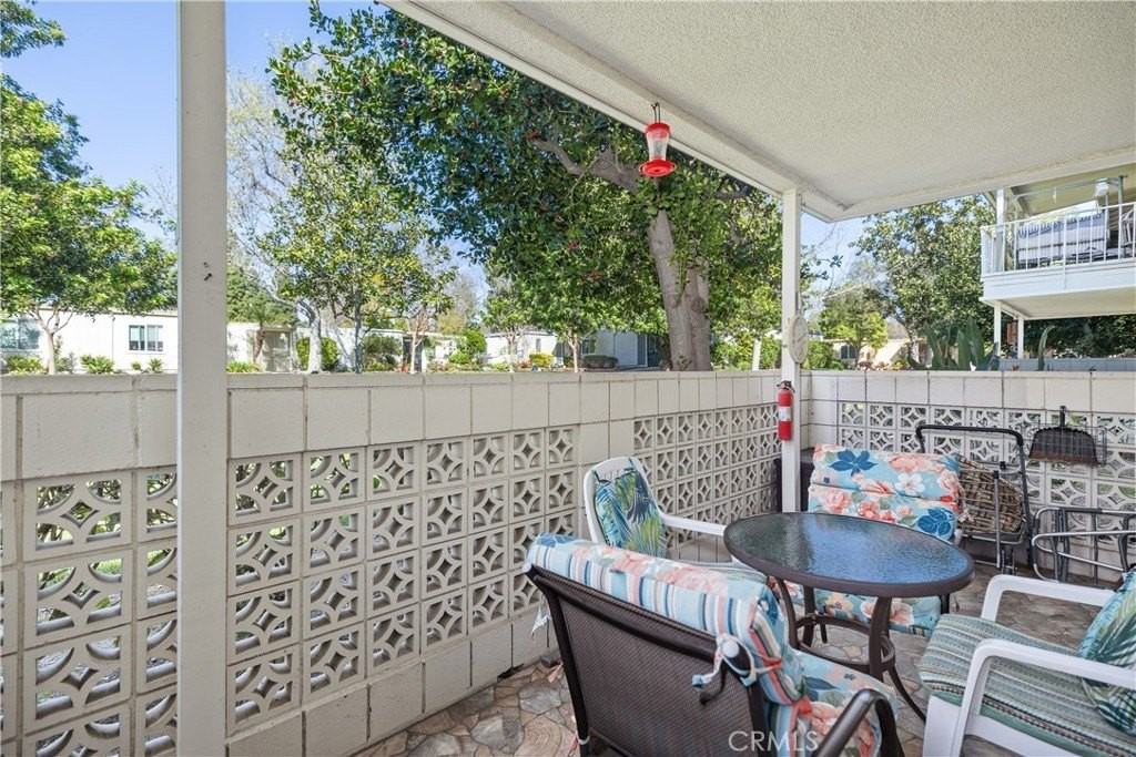 224 Avenida Majorca #B - Photo 4 of 18