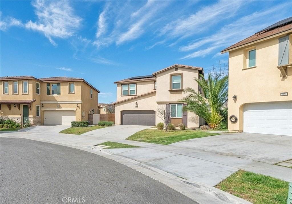 4806 S Apricot Way - Photo 2 of 22