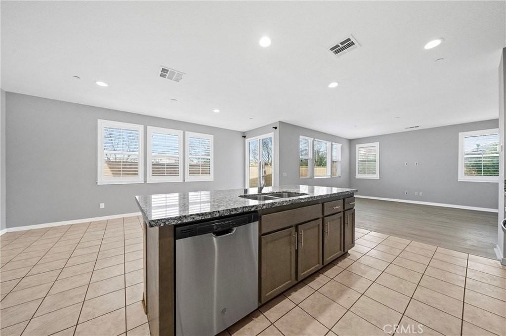 4806 S Apricot Way - Photo 6 of 22