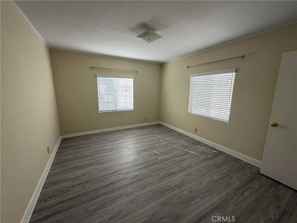 5829 Oak Ave - Photo 3 of 8