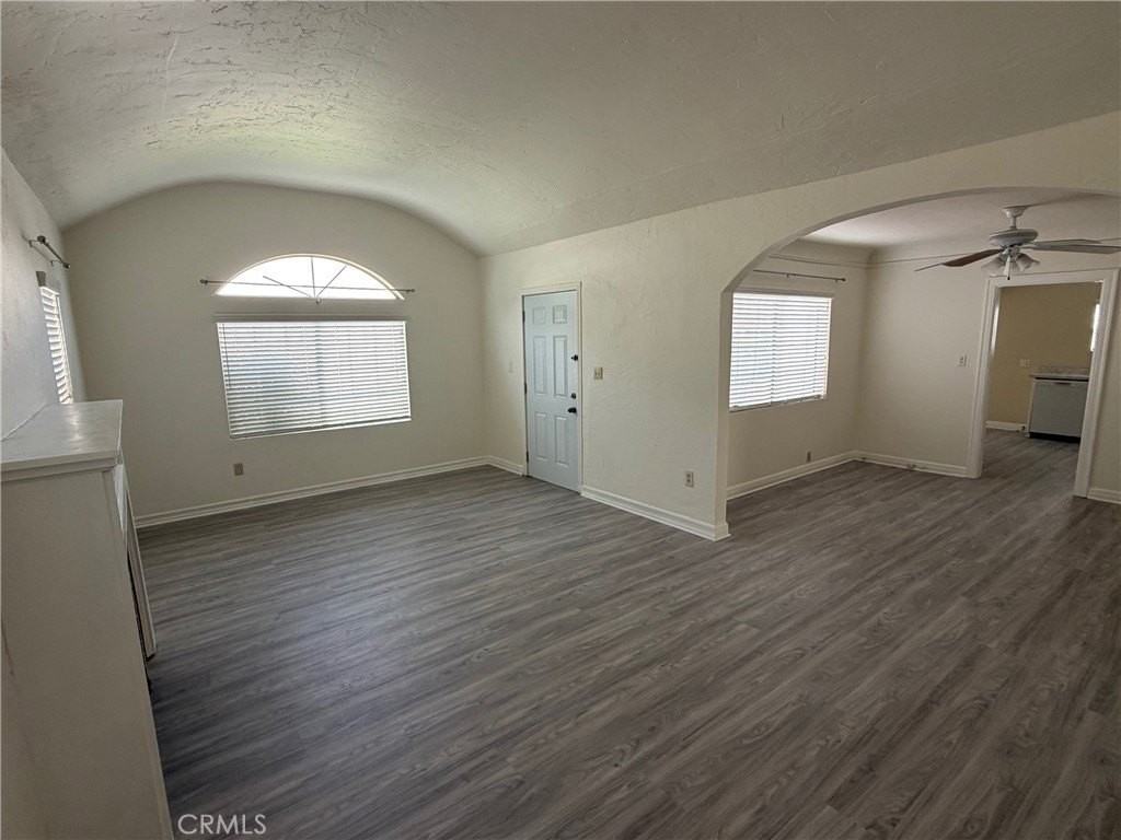 5829 Oak Ave - Photo 5 of 8