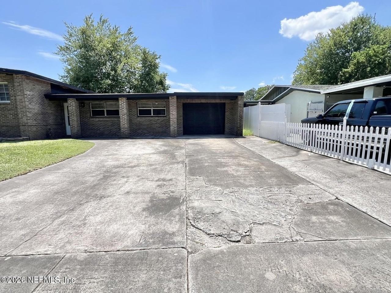 6634 Kinlock Dr - Photo 5 of 37