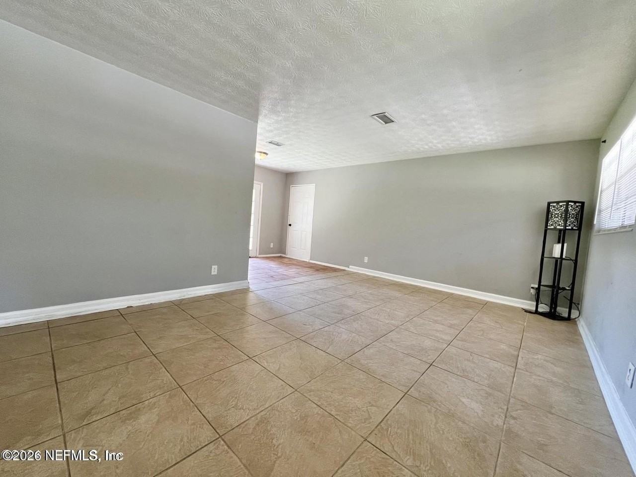 6634 Kinlock Dr - Photo 7 of 37