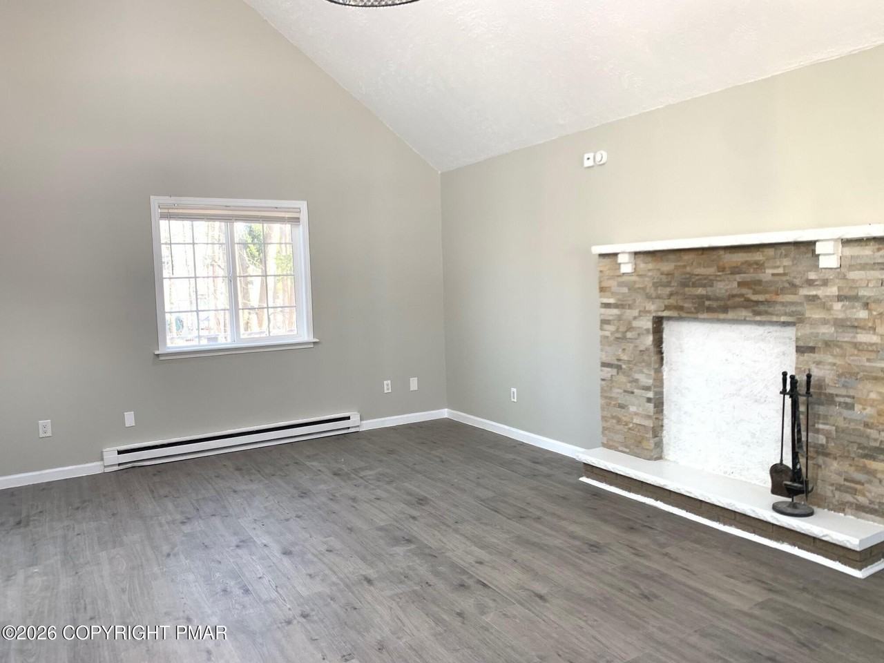 1654 Sunny Side Dr - Photo 2 of 24