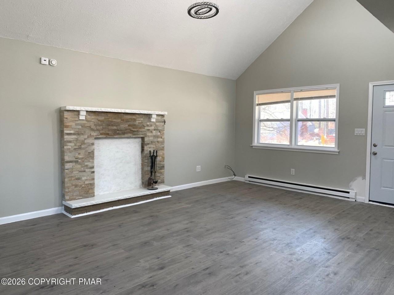 1654 Sunny Side Dr - Photo 3 of 24