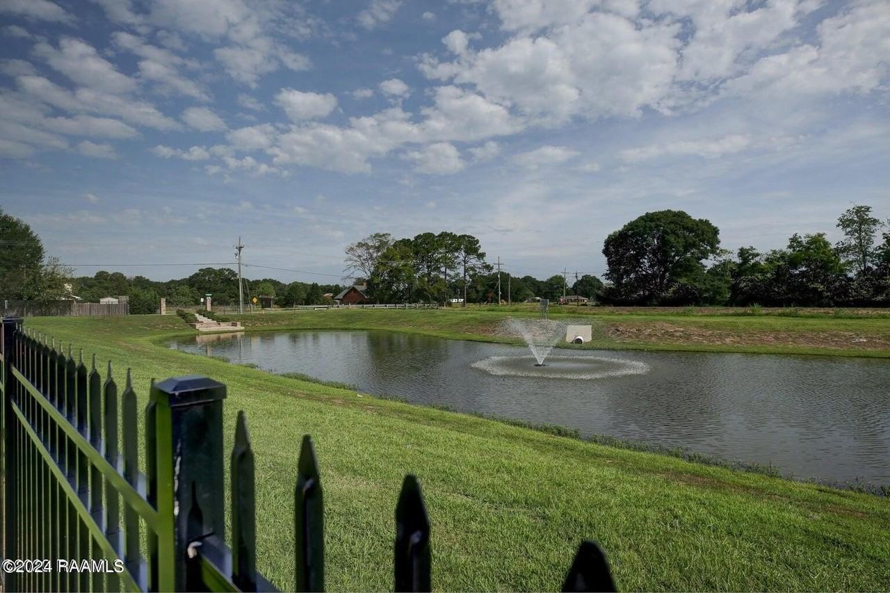 107 Emerald Star Ln - Photo 2 of 24