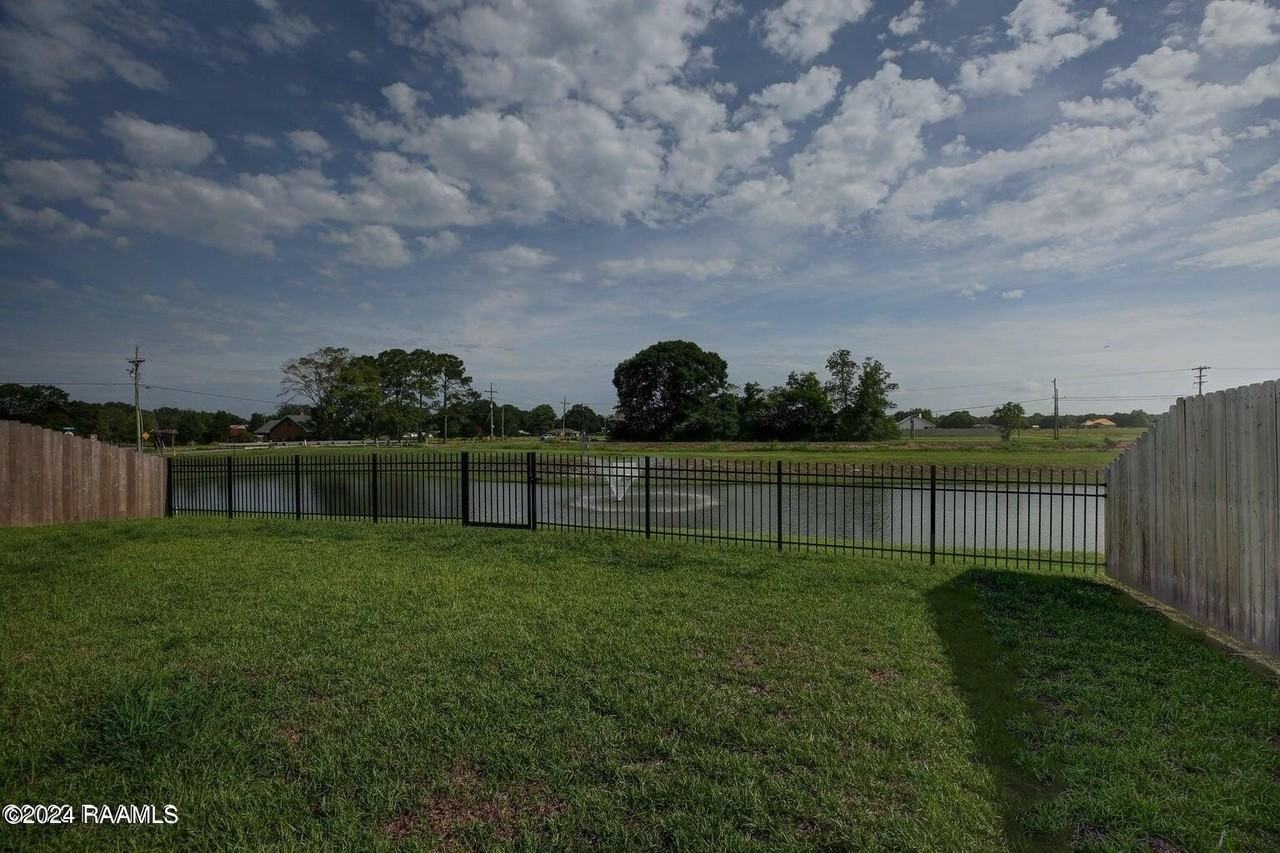 107 Emerald Star Ln - Photo 4 of 24