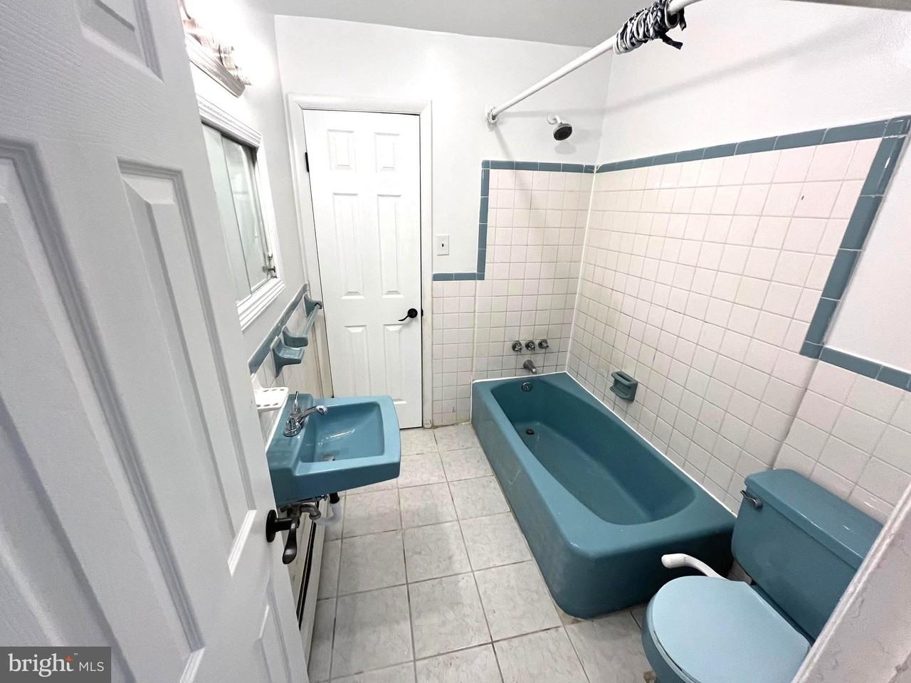 6010 Bingham St #2B - Photo 3 of 6