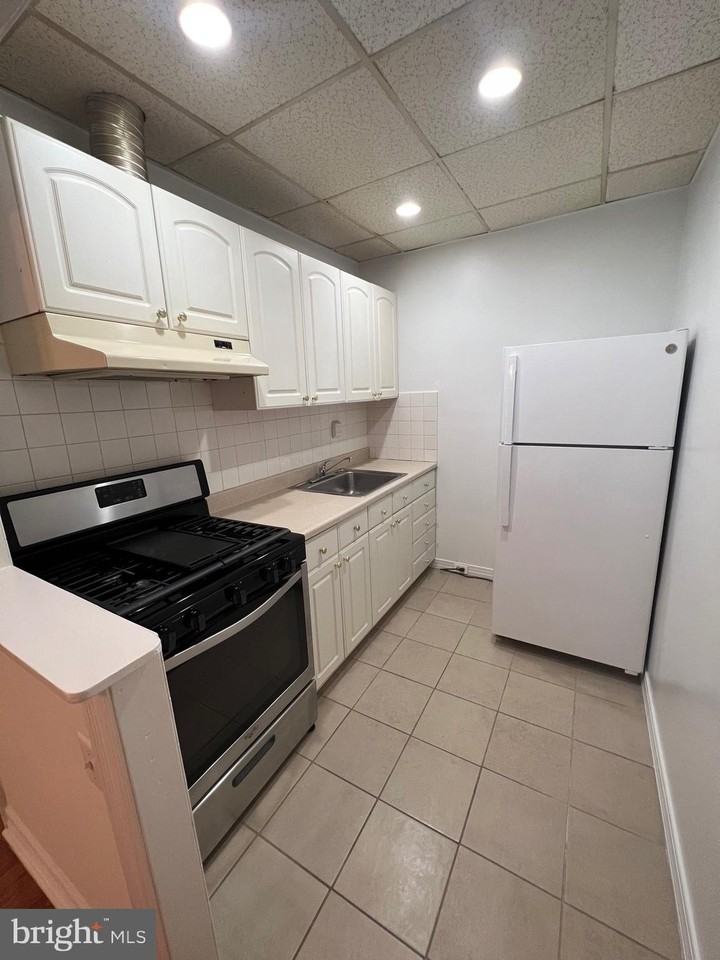 7979-83 Oxford Ave 2nd Fl - Photo 7 of 14