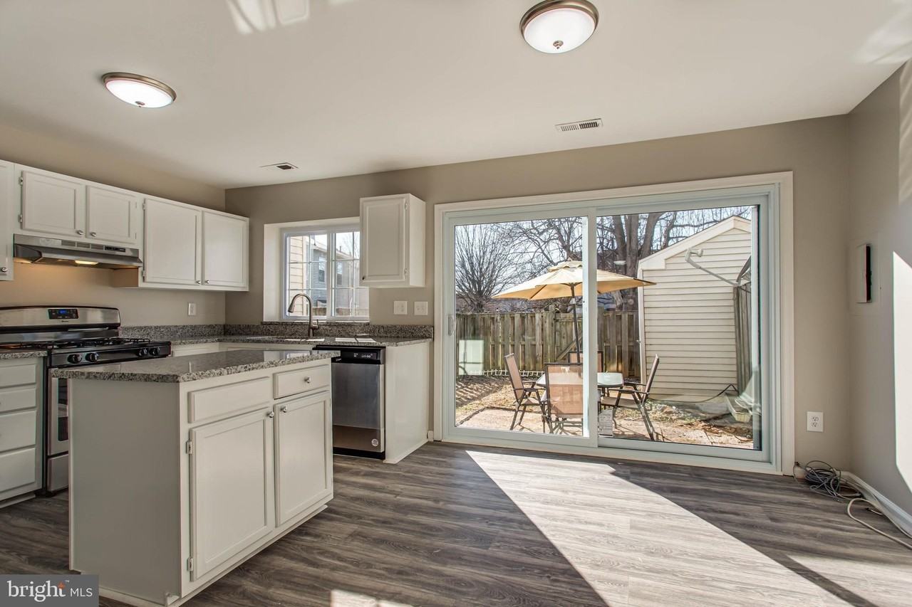 6510 Morning Glen Ct - Photo 4 of 33