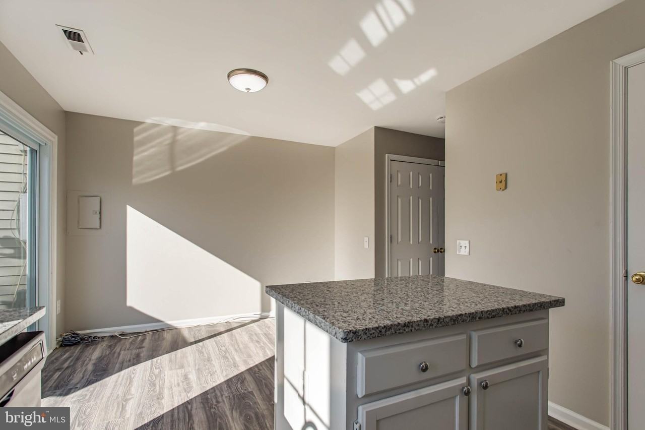 6510 Morning Glen Ct - Photo 6 of 33