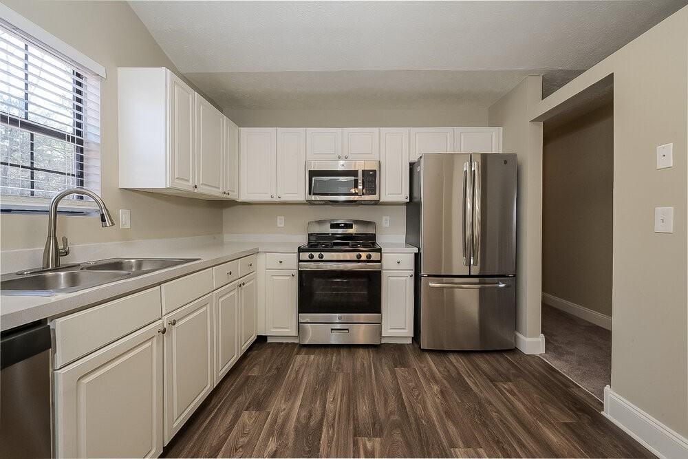 4910 Brookstone Pkwy - Photo 6 of 17