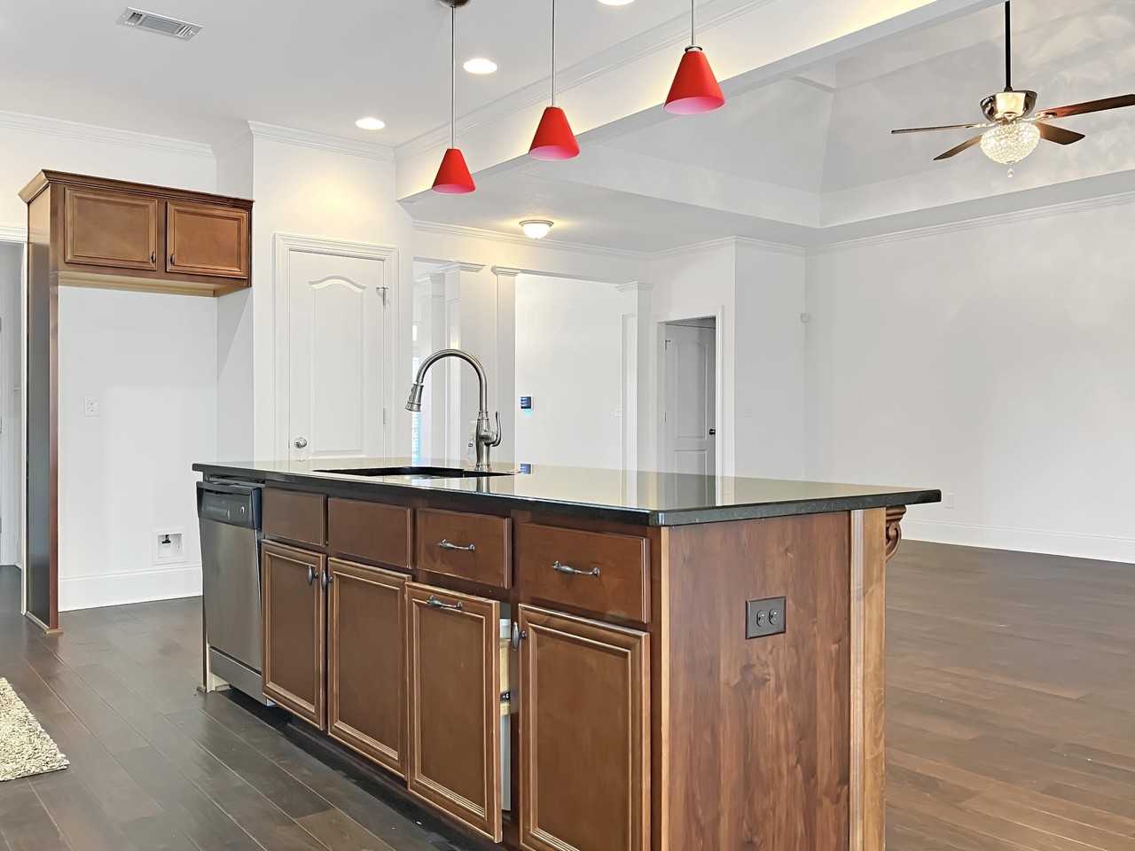 237 Carlow Dr - Photo 4 of 25