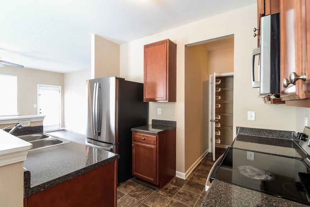 3810 Humber Ct - Photo 6 of 17