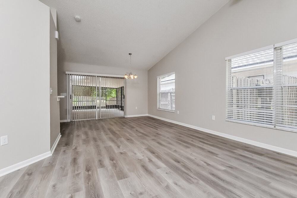 6013 Crickethollow Dr - Photo 4 of 16