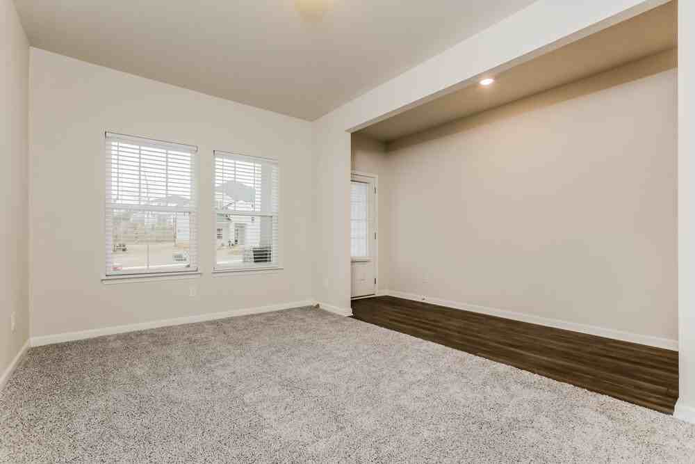 812 Milo Bay St - Photo 7 of 17