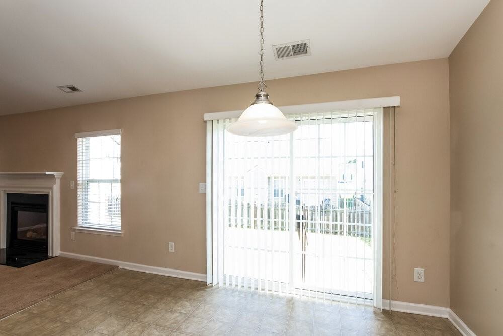 722 Hope St - Photo 7 of 17