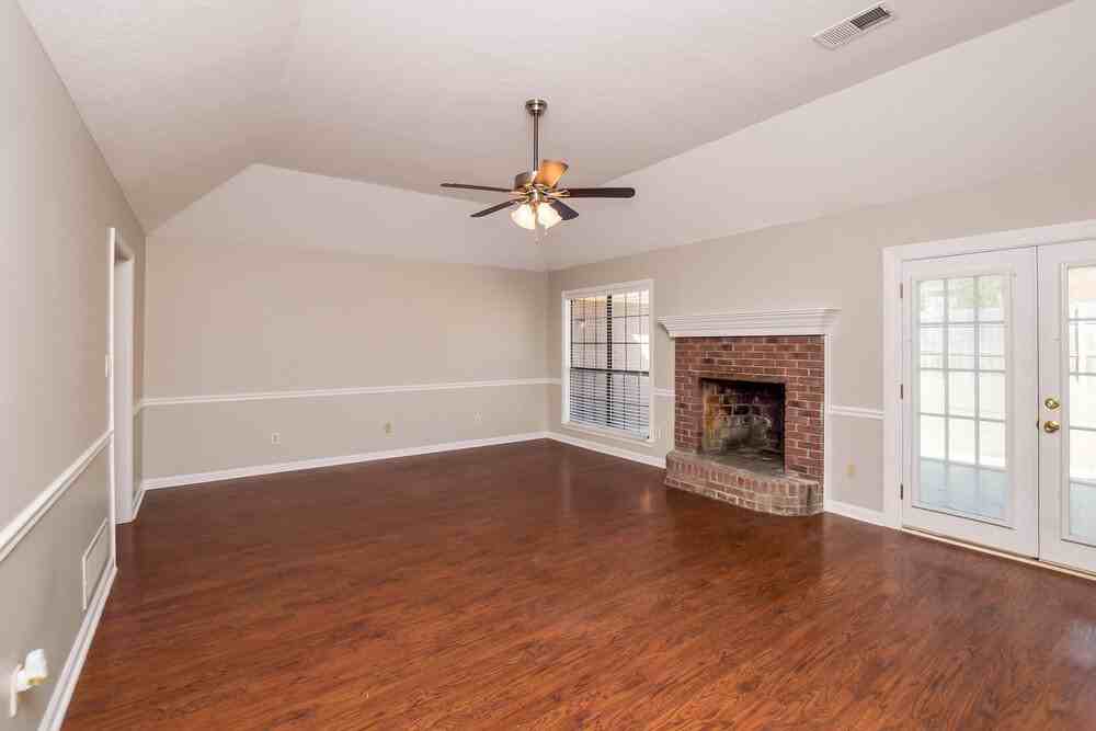 390 Cherry Tree Ln - Photo 2 of 15