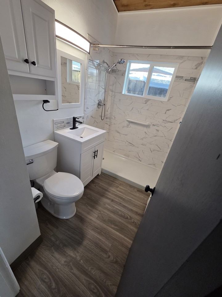 225 East Manor Avenue #1/2 - Photo 5 of 10