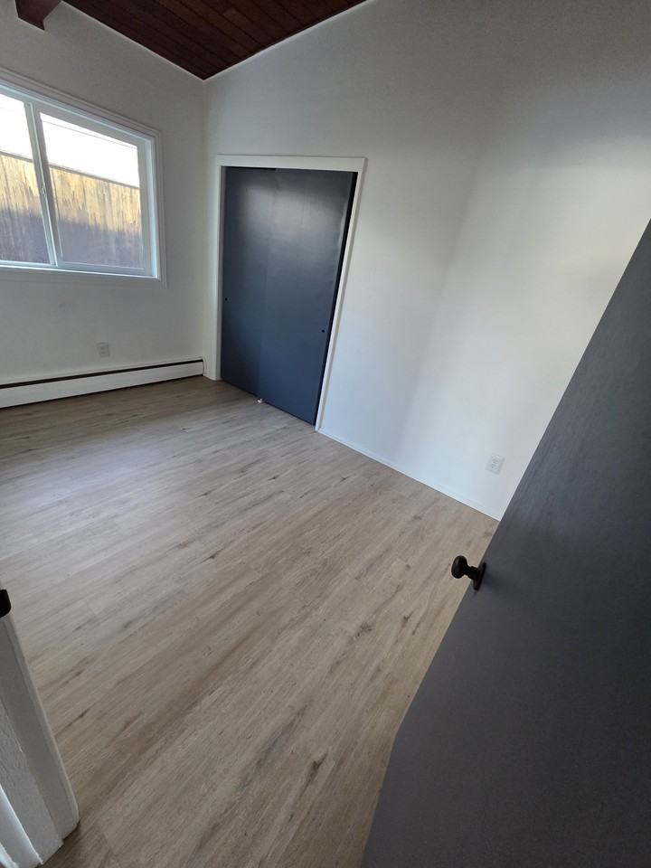 225 East Manor Avenue #1/2 - Photo 6 of 10