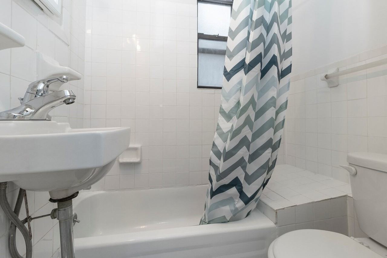 317 E 93rd St #1058690P - Photo 4 of 33