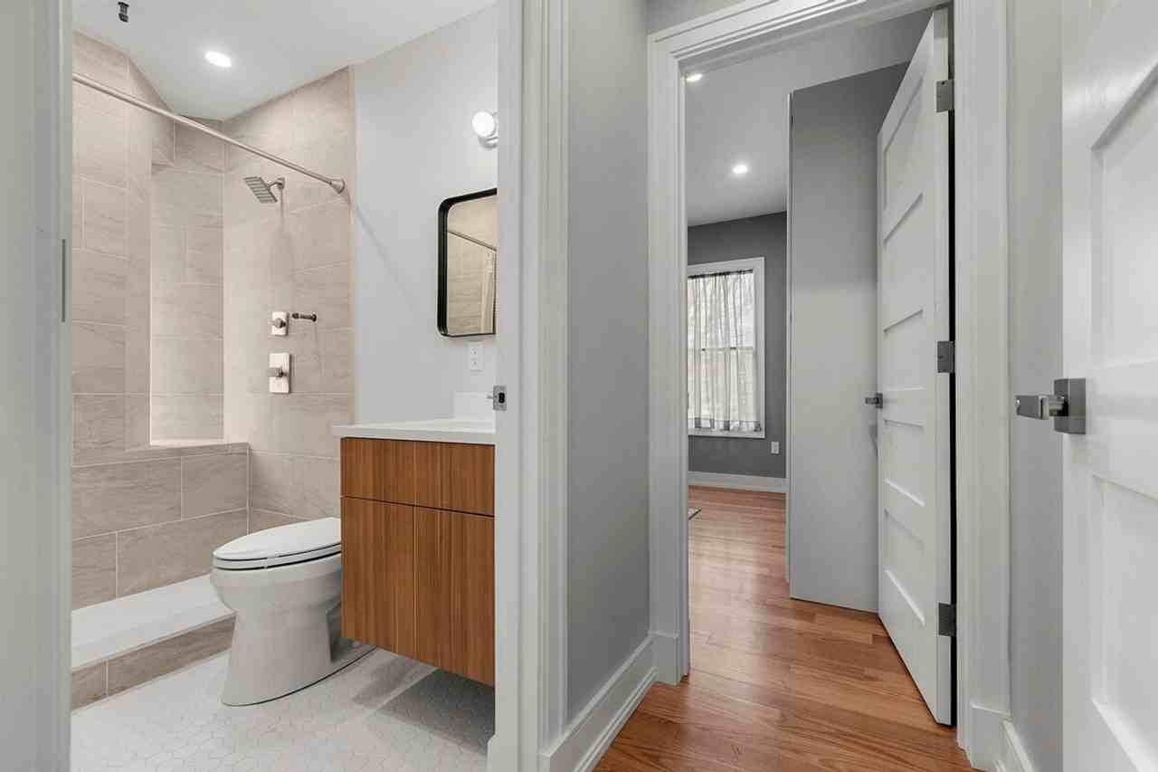 11 Annapolis St #1355135P - Photo 6 of 38