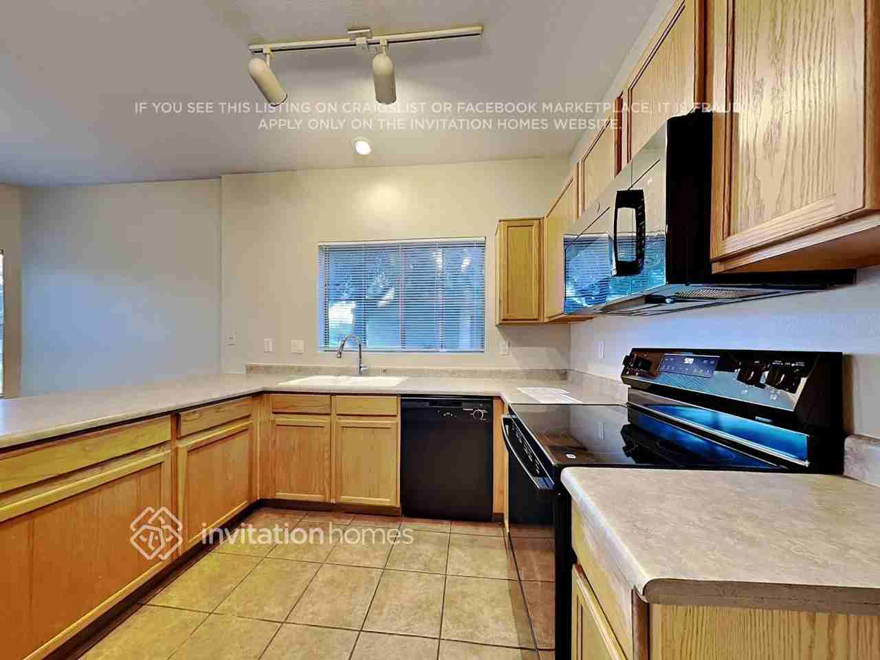 6347 W Hilton Ave - Photo 7 of 18