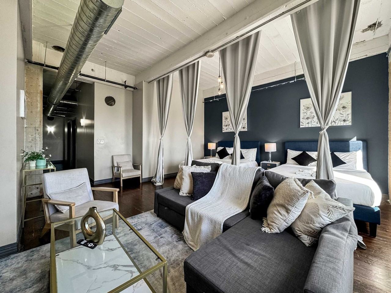 555 Evergreen Street - Photo 3 of 38