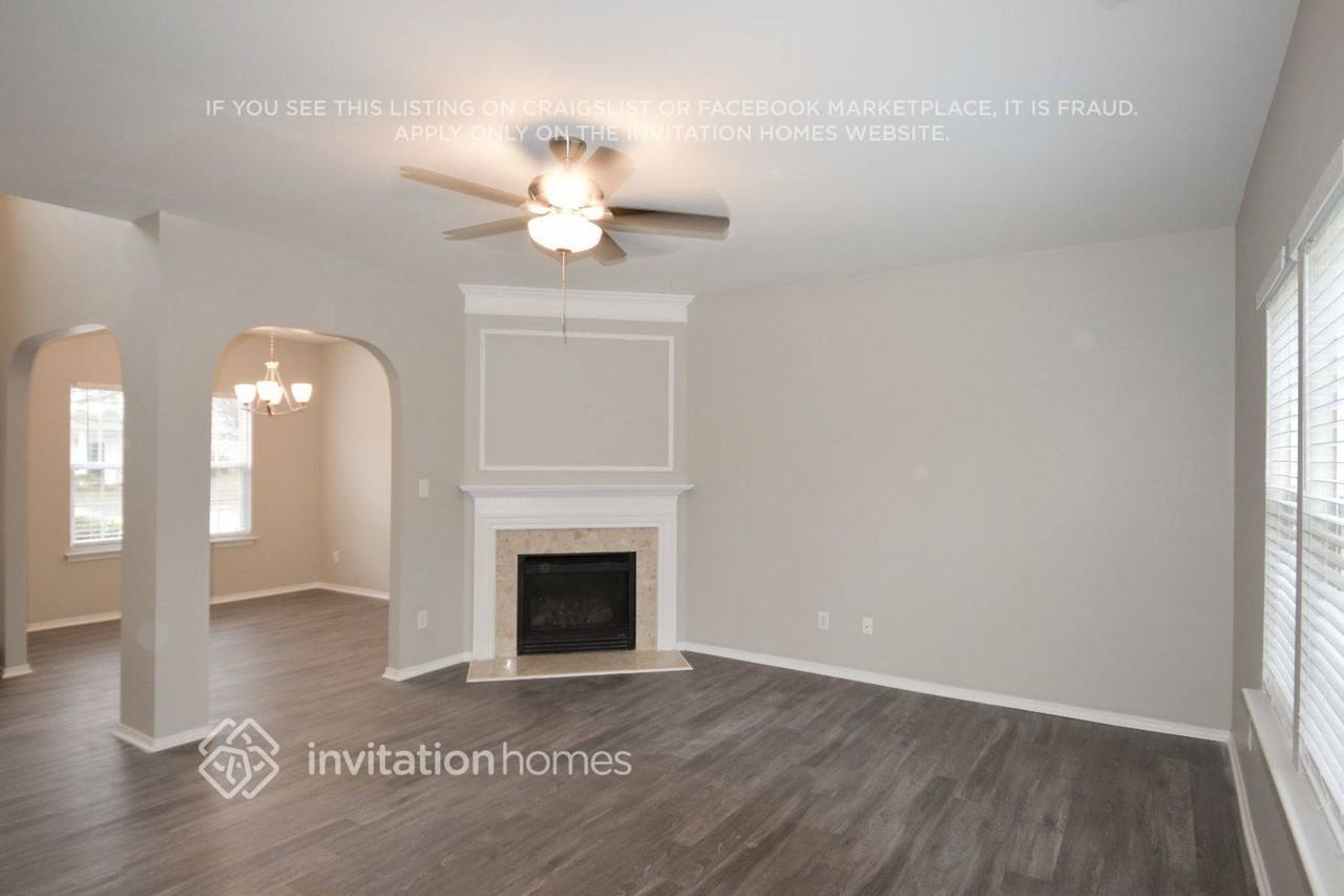 5431 Seaspray Ln - Photo 2 of 11