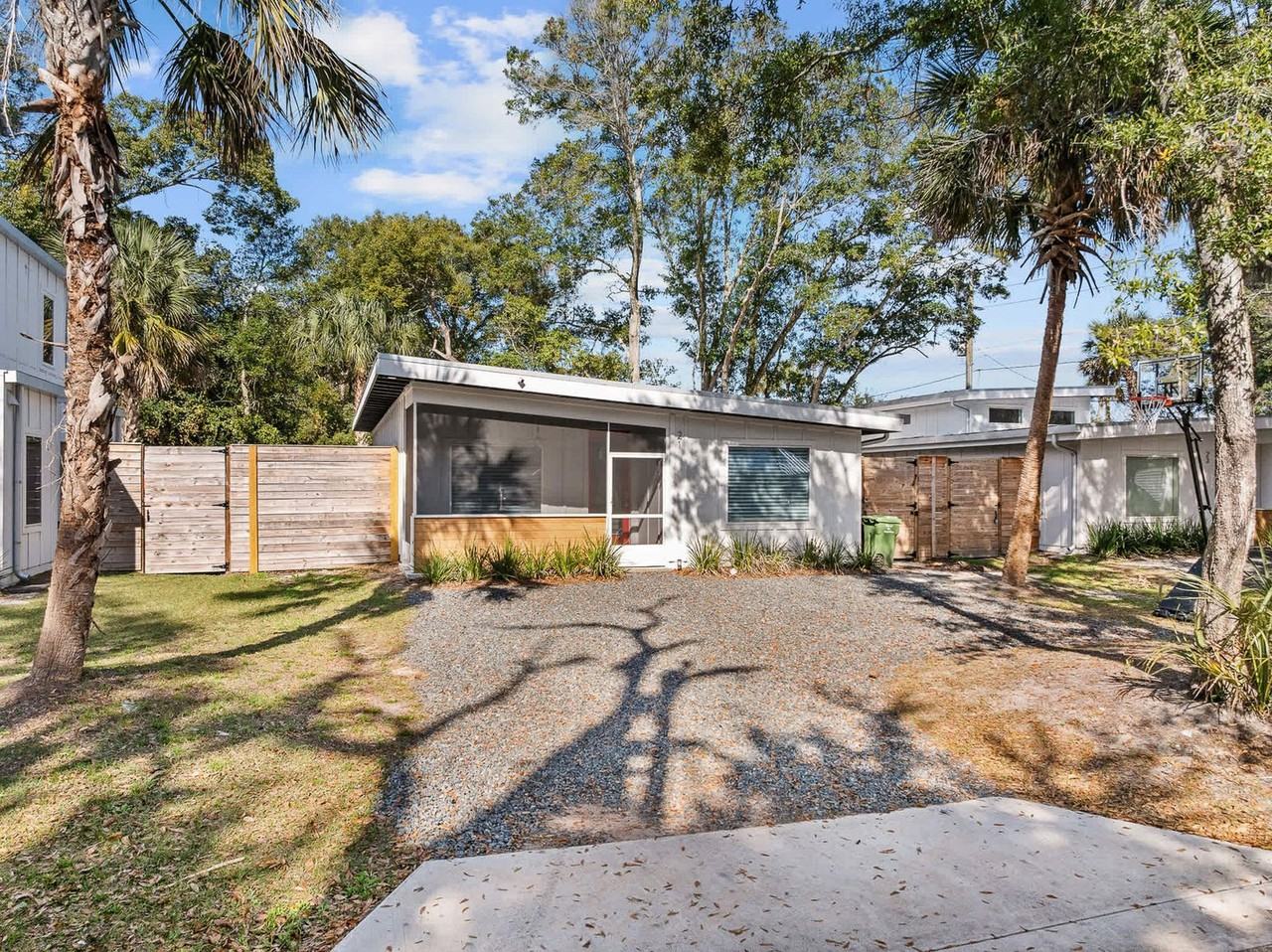 21 Pearl St #1281964P - Photo 2 of 43