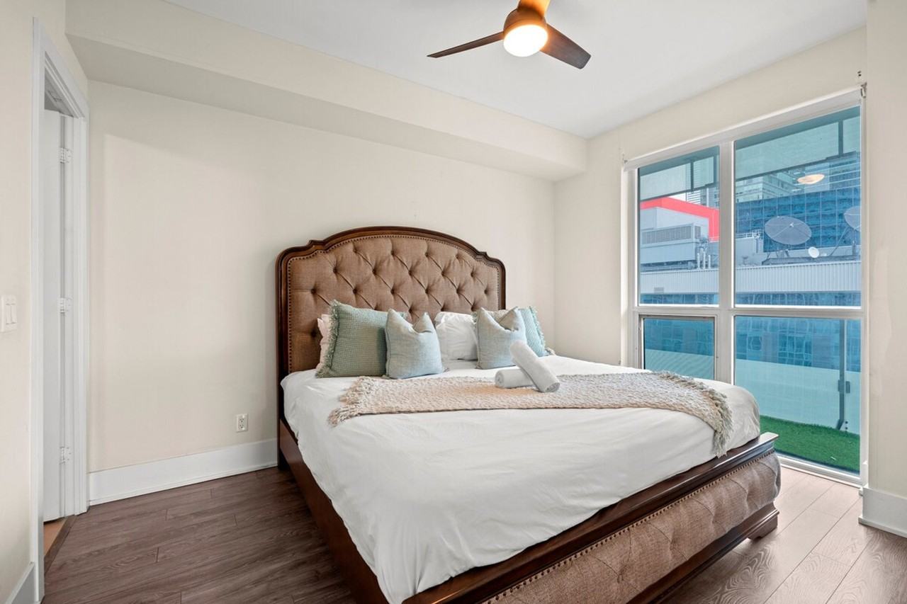 277 Front St W #1376721P - Photo 4 of 19