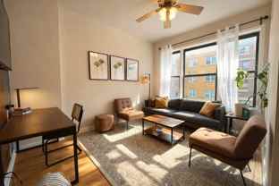 906 N Damen Ave - Photo 1 of 1