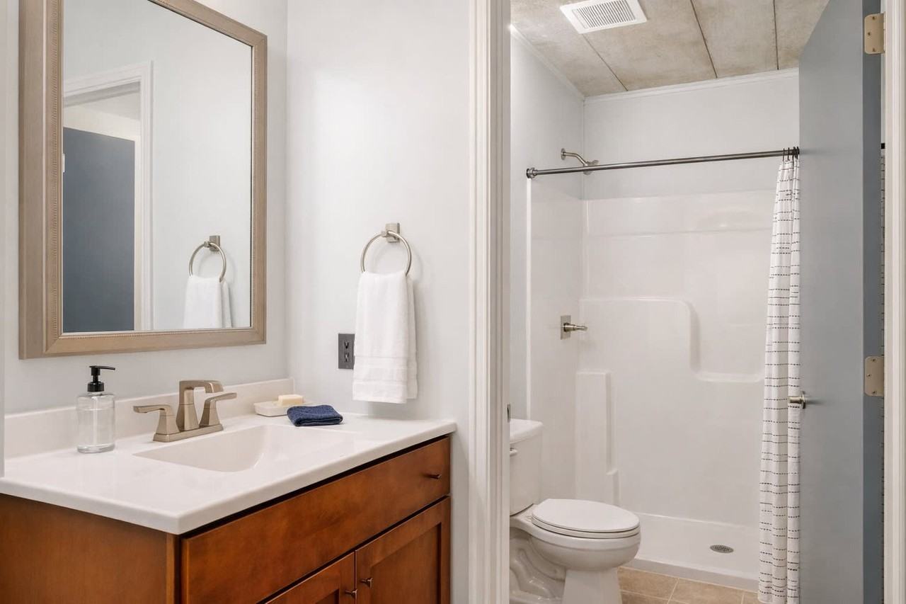 219 S Badger Ave #1387452P - Photo 7 of 11