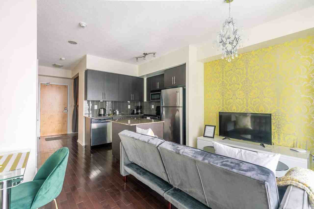 14D York St #1037046P - Photo 3 of 25