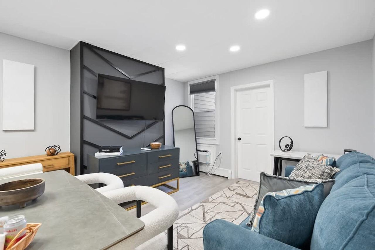 225 Hancock Ave #1470329P - Photo 3 of 34